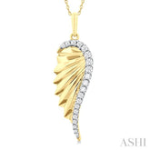 1/5 Ctw Fluted Texture Angel Wing Round Cut Diamond Fashion Pendant With Chain in 14K Yellow Gold